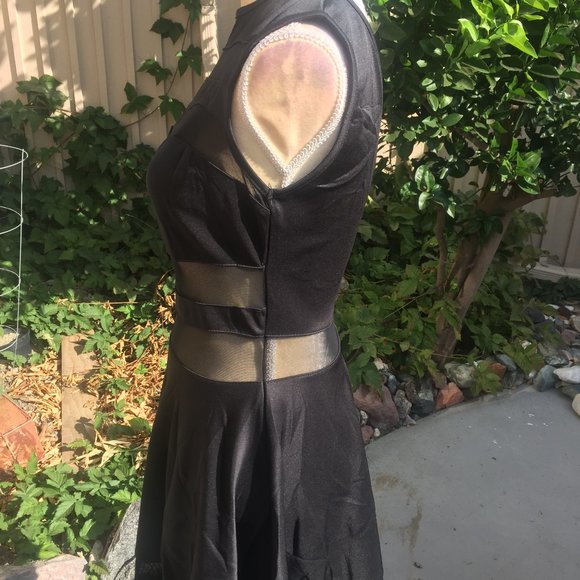 Little black dress mesh panels - Picture 9 of 9